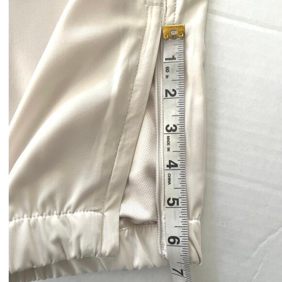 Old Navy Jogger Cargo Pants Womens Size L Cream Lined Stretch Casual Travel - Picture 12 of 16